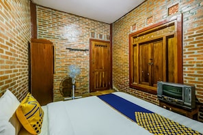 Free WiFi, bed sheets - OYO Homes 90996 Desa Wisata Pulesari Syariah (Turi)