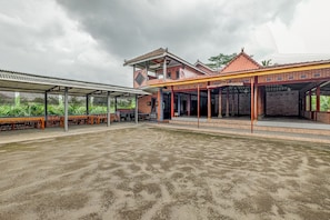 Exterior - OYO Homes 90996 Desa Wisata Pulesari Syariah (Turi)