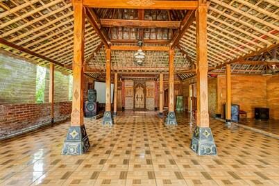 OYO Homes 90996 Desa Wisata Pulesari Syariah