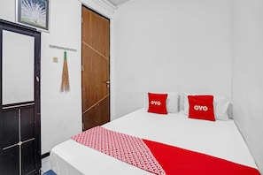 Quarto casal luxo | Escrivaninha, Wi-Fi de cortesia, roupa de cama