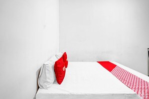 Kamar Double Deluks | Meja kerja, Wi-Fi gratis, dan seprai linen