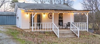 The Flat on Gratton | Lit Covered Outdoor Patio (979 Gratton Road)