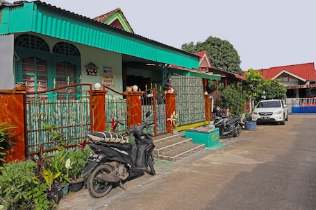 Fachada de la propiedad. Hotel O Homestay Bude Sri
