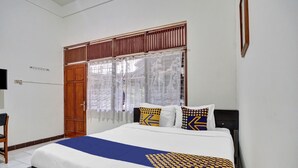 Unclassified image, 3 of 21, button - OYO Life  90539 Taman Borobudur Guest House Syariah (Malang)