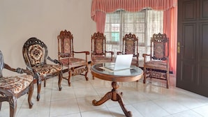 Unclassified image, 4 of 21, button - OYO Life  90539 Taman Borobudur Guest House Syariah (Malang)