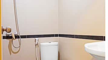 Bruser, brusehoved med spredningseffekt, håndklæder, Toiletpapir