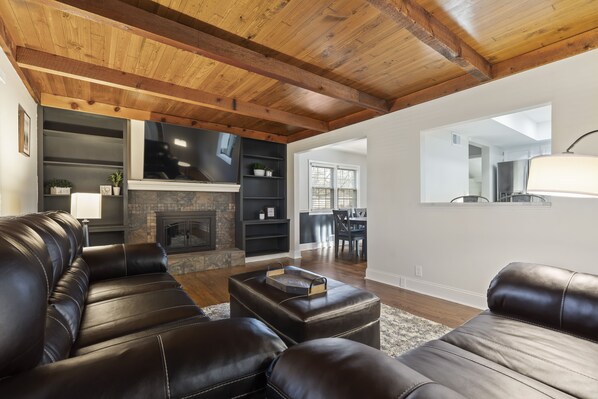 Smart TV, fireplace, table tennis, books