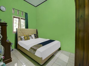 Economy Double Room | Bed sheets