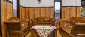 ホテル O デサ ウィサタ カワセン