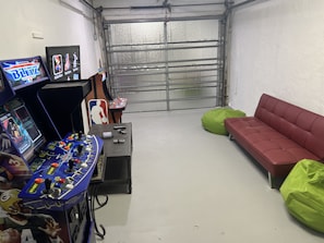 Games room - Beautiful beach home downtown Boynton minutes to any desire possible (Boynton Beach)