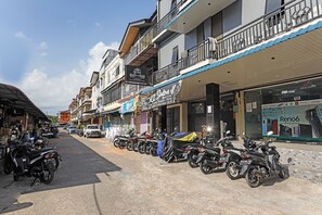 Front of property - Hotel O X2 Homestay (Batam)