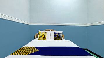 Basic Double Room | Desk, laptop workspace, free WiFi, bed sheets