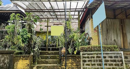 OYO Homes 90984 Kampung Wisata Ekologi Puspa JagadNearGunung Kelud