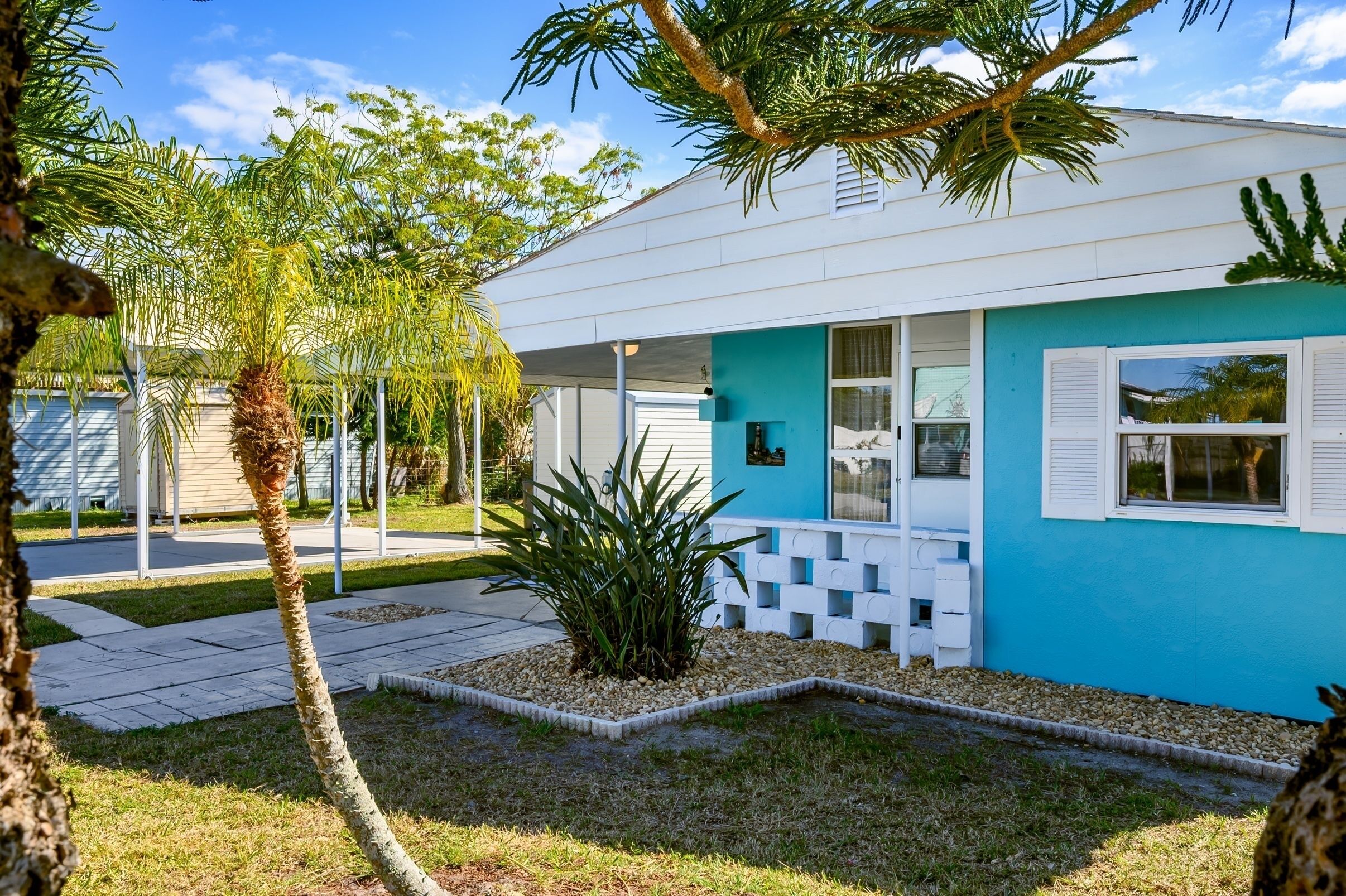 Ryan’s Boat House W/Pontoon boat Gulf Access