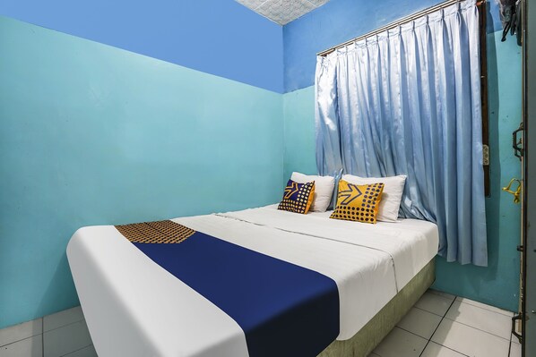 Economy Double Room | Bed sheets - OYO Homes 91009 Eco Tourism Desa Cibodas Areng 4 Syariah (Lembang)
