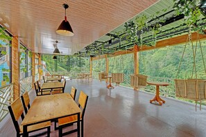 Lobby sitting area - OYO Homes 91095 Desa Wisata Conto (Bulukerto)