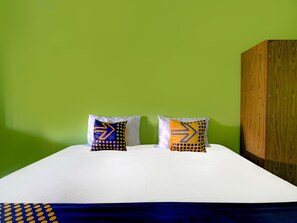 Habitación básica doble | Escritorio, espacio para trabajar con un portátil, wifi gratis