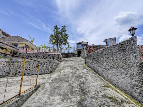 Exterior. OYO Life 91116 Pelangi Residence Syariah