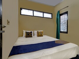 Habitación básica doble | Escritorio, espacio para trabajar con un portátil, wifi gratis