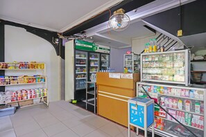 Reception - SPOT ON 92092 Wisma Nilam Sari Syariah (Batam)