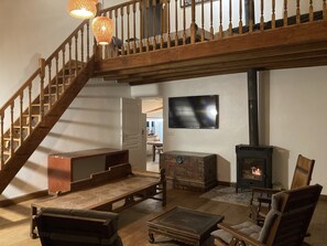 Interior - House with whirlpool nestled in beautiful countryside (Thil-sur-Arroux)