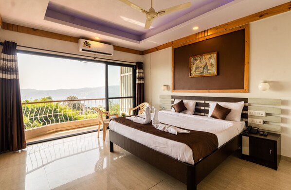 Executive Room - Saga Resort (Jaoli)