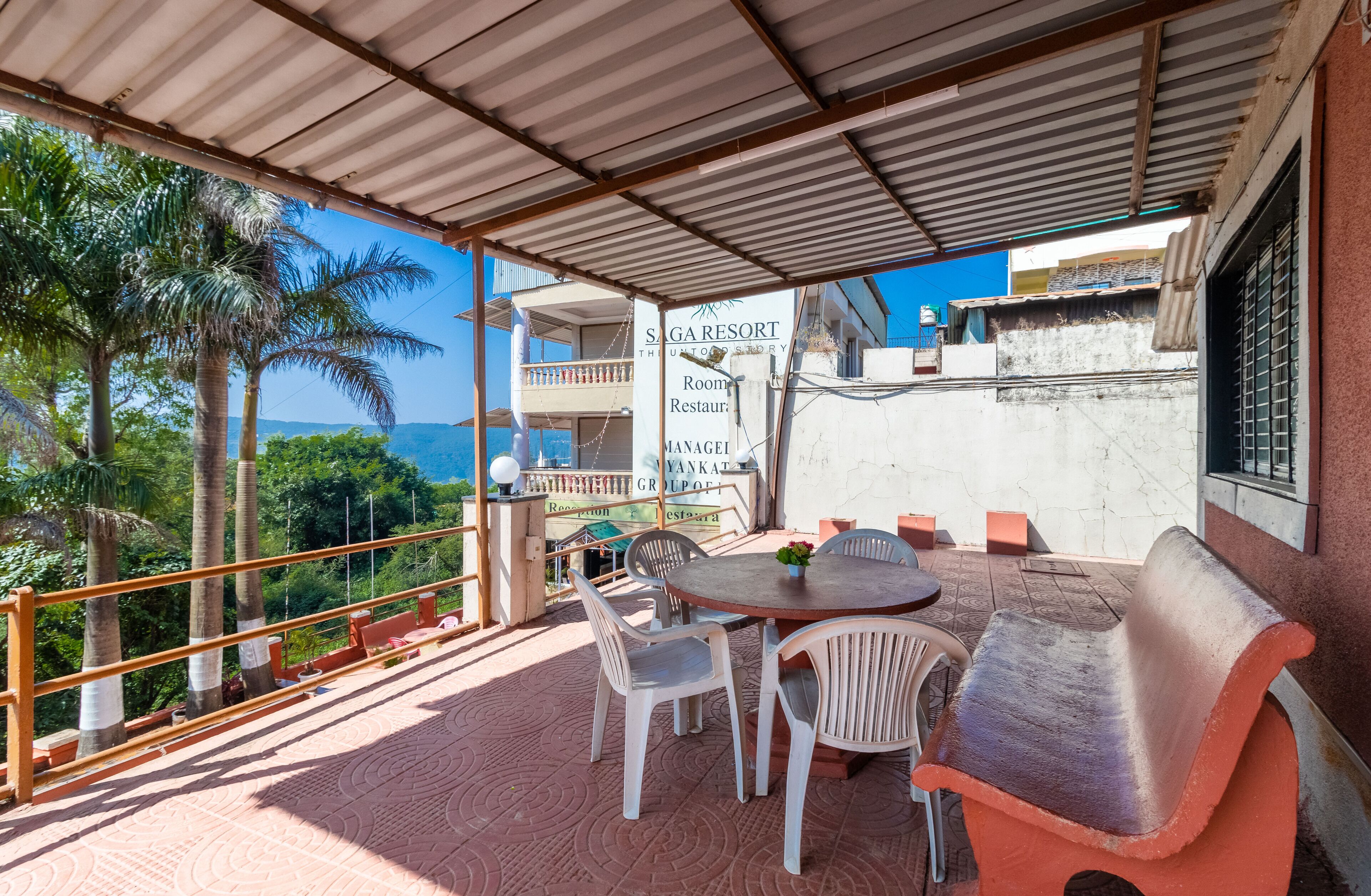 المنشأة من الخارج