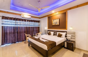 Executive Room - Saga Resort (Jaoli)