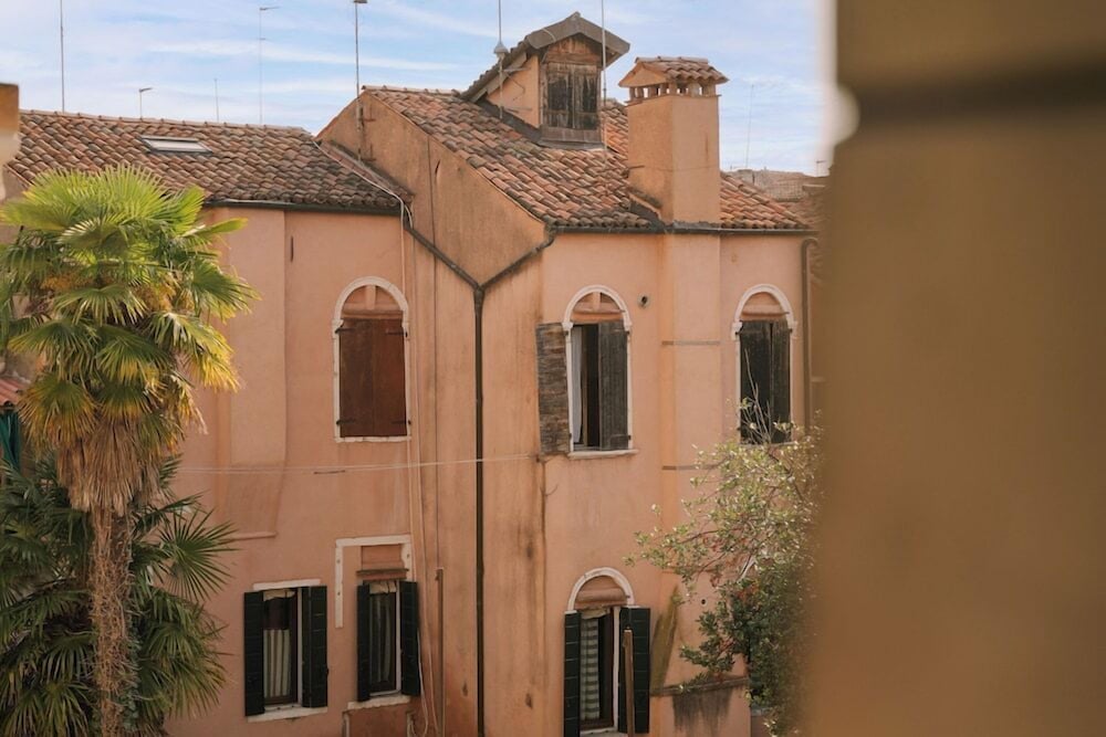 Sonder Salute Palace by null