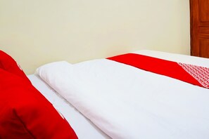 Deluxe Double Room | In-room safe, desk, laptop workspace, free WiFi