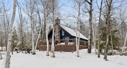 Tranquil 3-BR Waterfront Retreat