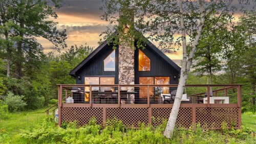 Tranquil 3-BR Waterfront Retreat