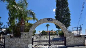 Unclassified image, 2 of 81, button - Elegant Huge Villa Large Pool, Ideal For Weddings (Kathikas)