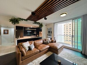 2 bedrooms, individually decorated, individually furnished