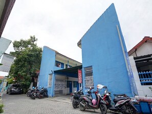 Front of property - OYO Life 90523 Homestay Jenggolo (Sidoarjo)