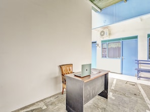 Reception - OYO Life 90523 Homestay Jenggolo (Sidoarjo)