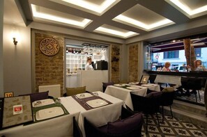 Dining - Center Hill Hotel (Istanbul)