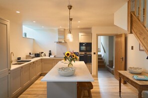 Fridge, dishwasher - The Reading Rooms -  a pet friendly that sleeps 4 guests  in 2 bedrooms (Skipton)