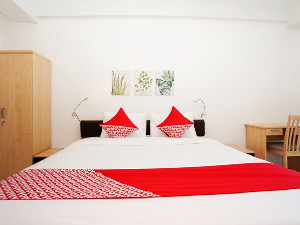 Chambre Standard double | Bureau, espace de travail pour ordinateurs portables