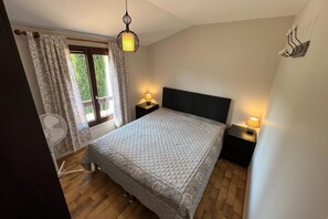 5 chambres, fer et planche à repasser, Wi-Fi gratuit