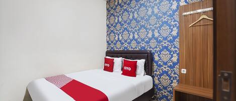 豪華雙人房 | 書桌、筆電工作空間、免費無線上網、床單