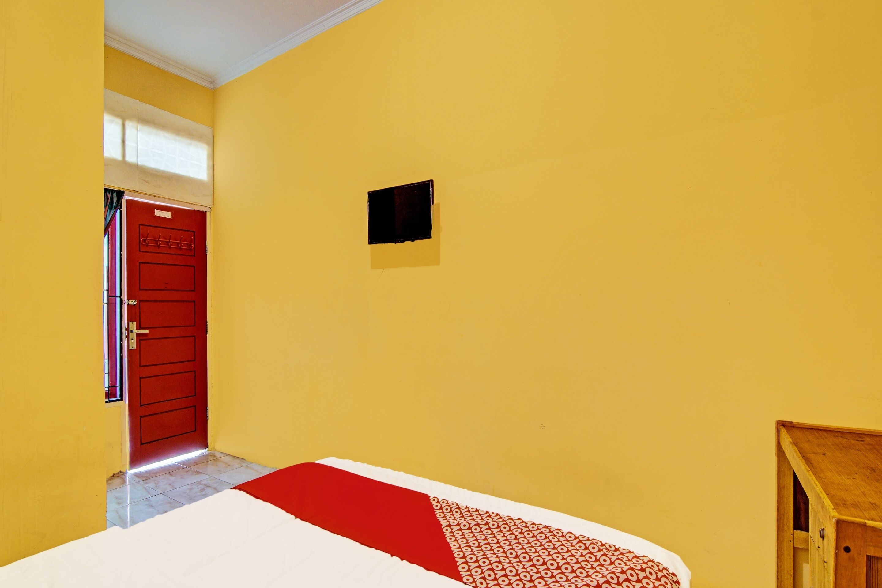 standard double room | bed sheets