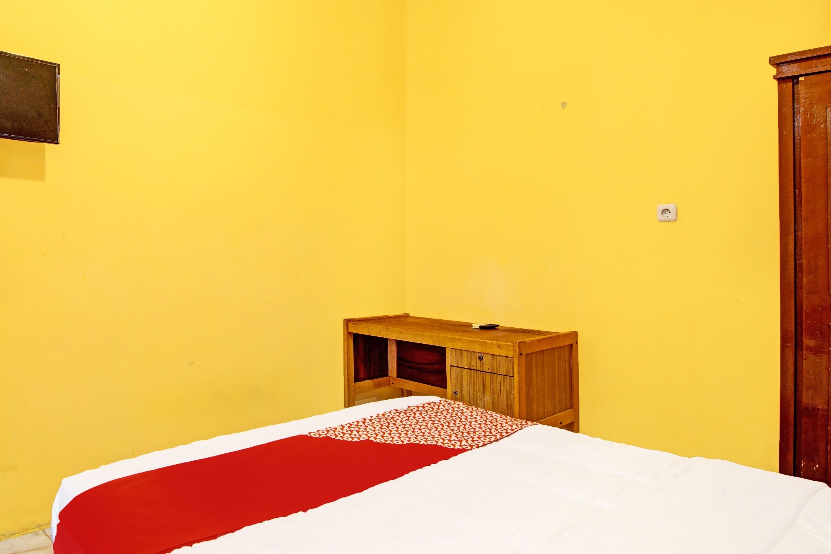 standard double room | bed sheets