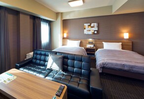 Habitación Deluxe con 2 camas individuales, no fumadores | Escritorio, tabla de planchar con plancha, wifi gratis y ropa de cama