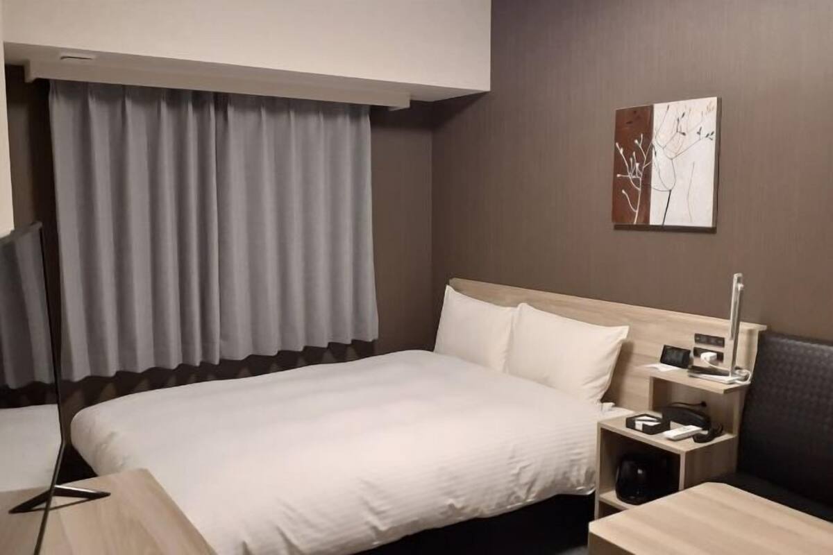 Desk, iron/ironing board, free WiFi, bed sheets