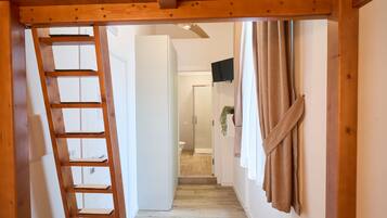 Habitación básica doble de uso individual | Sábanas italianas Frette, ropa de cama de alta calidad y edredón