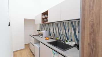 Suite Studio Familiale | Cuisine privée | Réfrigérateur, cafetiÚre/bouilloire, bouilloire électrique