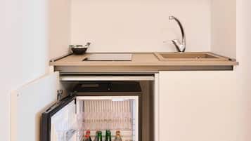 Superior Quadruple Room, Non Smoking, City View | Private kitchen | Fridge, coffee/tea maker, electric kettle