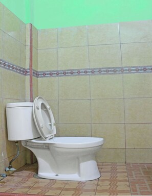 Deluxe-Doppelzimmer | Badezimmer | Dusche, Handtücher
