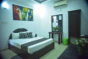 Deluxe dubbelrum | Individuell inredning, unika möbler, skrivbord och ljudisolering